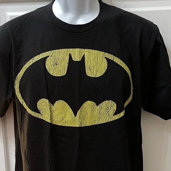 NWOT. Tee-shirt M - Picture 2 of 2